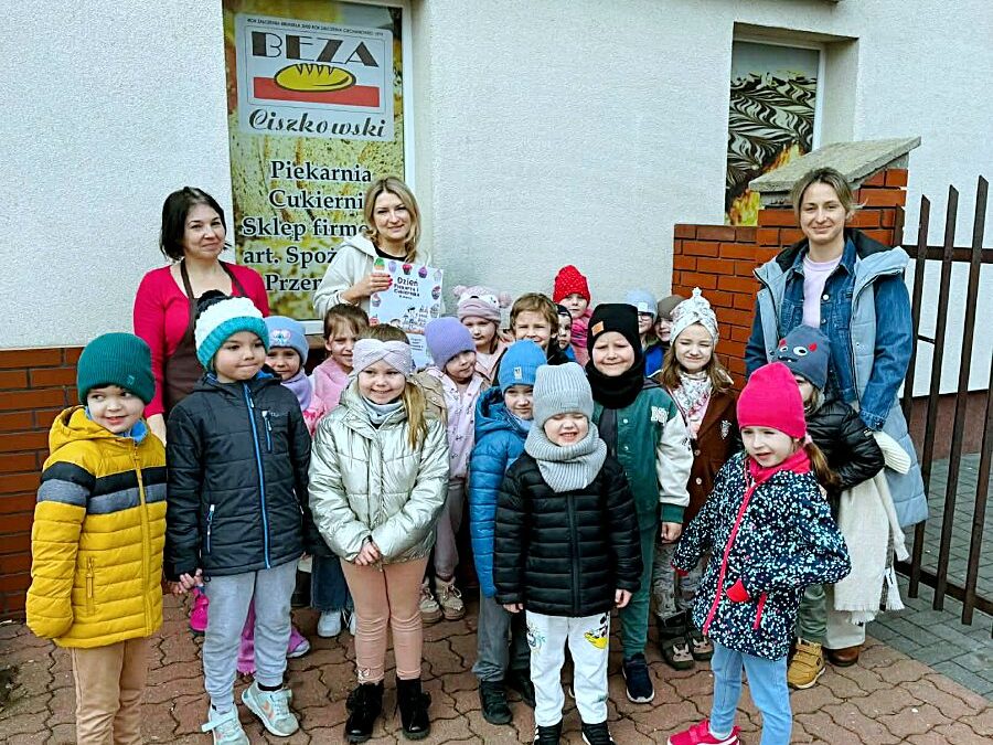 Wycieczka grupy IV „Żabki” do piekarni z okazji Dnia Piekarza i Cukiernika